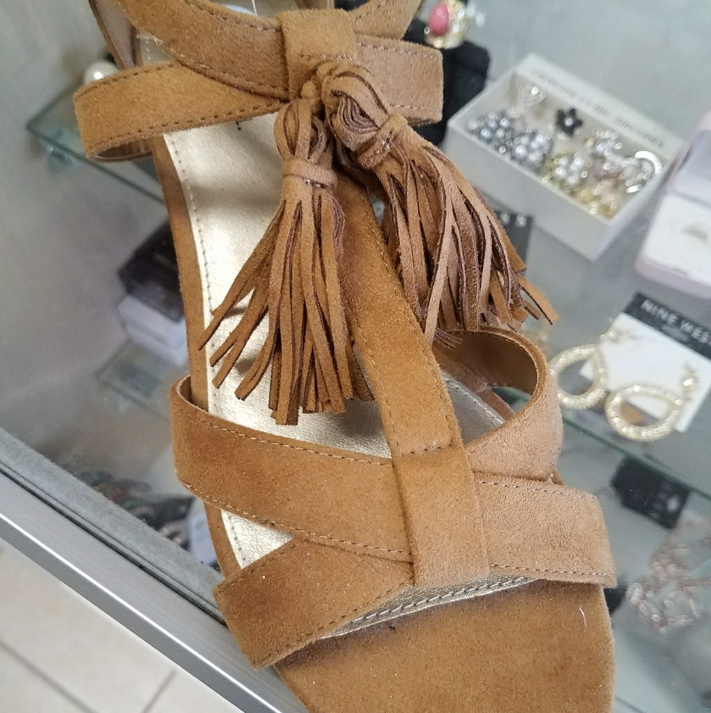 Sandles